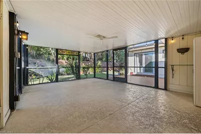 715 10th St N, Naples, FL 34102 - Photo 3