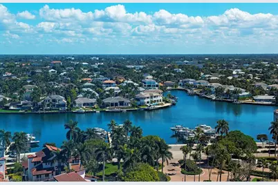 4651 Gulf Shore Blvd N #1707, Naples, FL 34103 - Photo 9