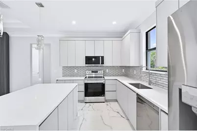 1749 10th Ave NE, Naples, FL 34120 - Photo 11