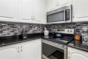 3310 Europa Dr, Naples, FL 34105 - Photo 11