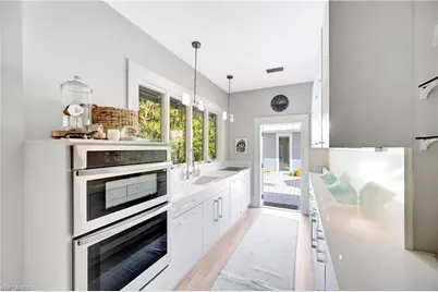 1375 Gordon Dr, Naples, FL 34102 - Photo 13