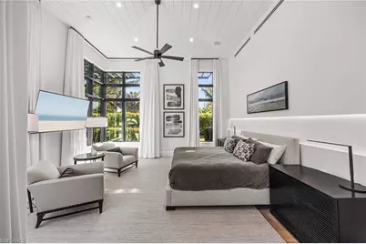 1300 Nautilus Rd, Naples, FL 34102 - Photo 13