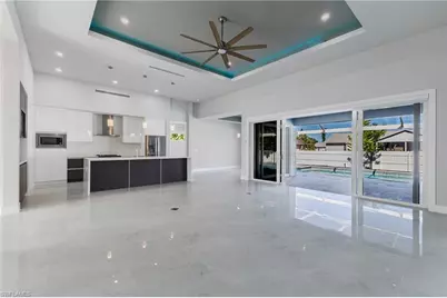 1123 NE 10th St, Cape Coral, FL 33909 - Photo 9