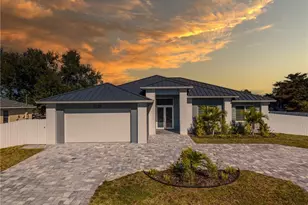 1123 NE 10th St, Cape Coral, FL 33909 - Photo 5