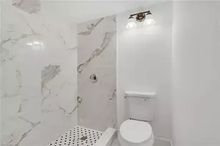 2366 E Mall Dr, Fort Myers, FL 33901 - Photo 21