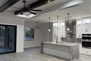 526 16th St SE, Naples, FL 34117 - Photo 5