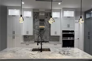 526 16th St SE, Naples, FL 34117 - Photo 9