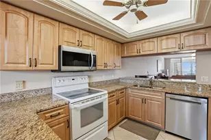 11118 Gulf Shore Dr, Naples, FL 34108 - Photo 13