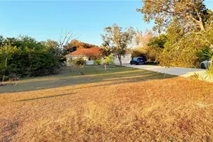 3621 24th Ave NE, Naples, FL 34120 - Photo 7