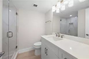 21 High Point Cir E, Naples, FL 34103 - Photo 15