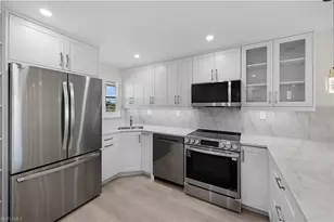 21 High Point Cir E, Naples, FL 34103 - Photo 23