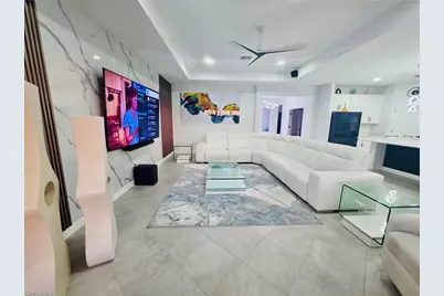 9230 Aqua Overlook Ct, Lehigh Acres, FL 33936 - Photo 5