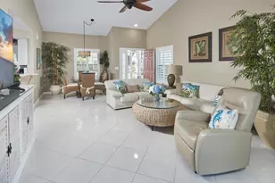 570 Windsor Sq, Naples, FL 34104 - Photo 5