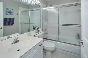 570 Windsor Sq, Naples, FL 34104 - Photo 15