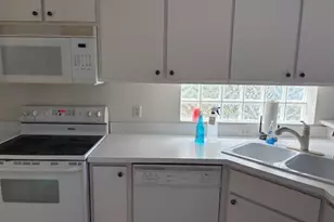 10741 Maui Cir, Estero, FL 33928 - Photo 7