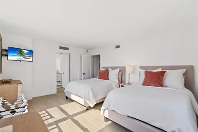 10701 Gulf Shore Dr #402, Naples, FL 34108 - Photo 25