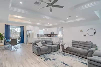 911 14th St SE, Naples, FL 34117 - Photo 5