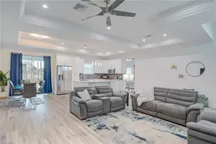 911 14th St SE, Naples, FL 34117 - Photo 5