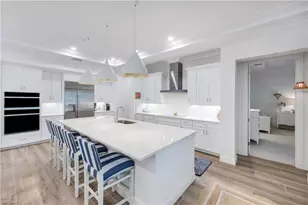 2472 Breakwater Wy, Naples, FL 34112 - Photo 11