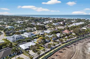 420 S Golf Dr, Naples, FL 34102 - Photo 3