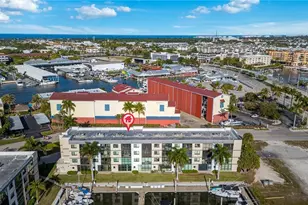 801 River Point Dr, Naples, FL 34102 - Photo 27