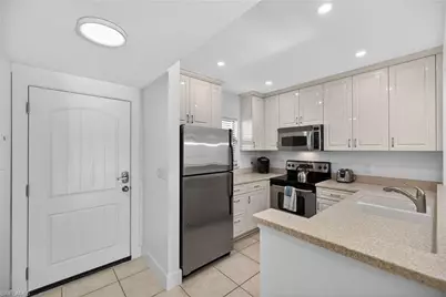 801 River Point Dr #206A, Naples, FL 34102 - Photo 5