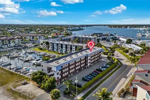 801 River Point Dr, Naples, FL 34102 - Photo 21