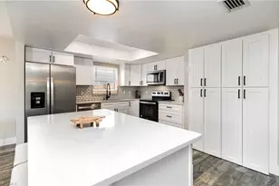 517 98th Ave N, Naples, FL 34108 - Photo 11