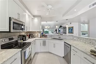 360 Horse Creek Dr, Naples, FL 34110 - Photo 7