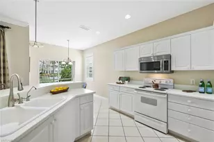 2180 Hawksridge Dr, Naples, FL 34105 - Photo 9