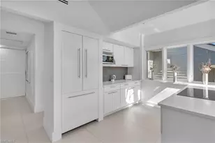 657 Bridge Way Ln, Naples, FL 34108 - Photo 11