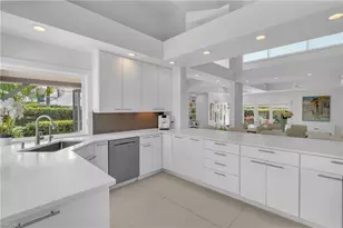 657 Bridge Way Ln, Naples, FL 34108 - Photo 7