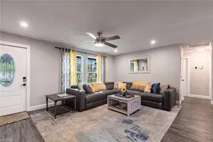 4866 Tahiti Ln, Naples, FL 34112 - Photo 43