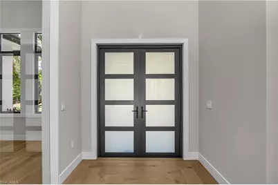 5000 Palmetto Woods Dr, Naples, FL 34119 - Photo 5