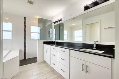 1824 SW 23rd Ct, Cape Coral, FL 33991 - Photo 3