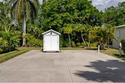 1076 Diamond Lake Cir, Naples, FL 34114 - Photo 35