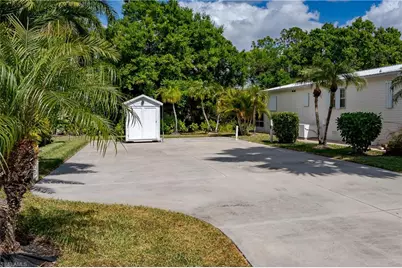 1076 Diamond Lake Cir, Naples, FL 34114 - Photo 33