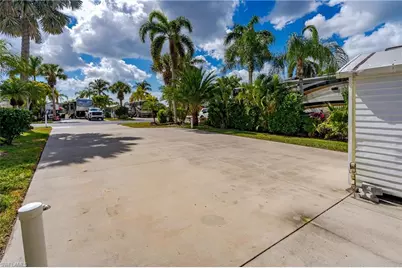 1076 Diamond Lake Cir, Naples, FL 34114 - Photo 17