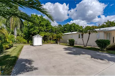 1076 Diamond Lake Cir, Naples, FL 34114 - Photo 37