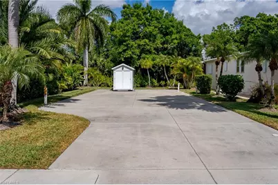 1076 Diamond Lake Cir, Naples, FL 34114 - Photo 29