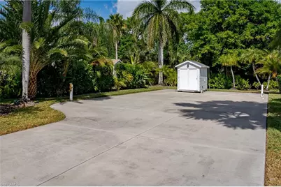 1076 Diamond Lake Cir, Naples, FL 34114 - Photo 31