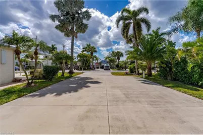 1076 Diamond Lake Cir, Naples, FL 34114 - Photo 19