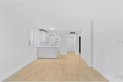 1300 Gulf Shore Blvd N #102, Naples, FL 34102 - Photo 7