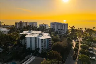 1300 Gulf Shore Blvd N, Naples, FL 34102 - Photo 17