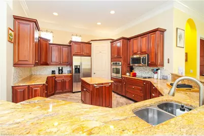 627 Soliel Dr, Naples, FL 34110 - Photo 13
