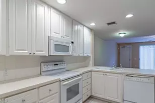 28576 Alessandria Cir, Bonita Springs, FL 34135 - Photo 7