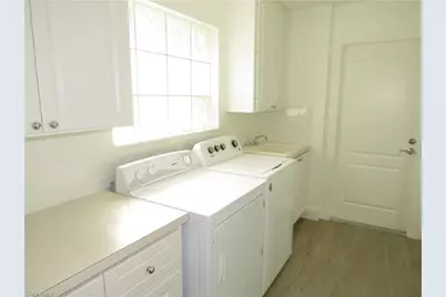 3387 Cayman Ln, Naples, FL 34119 - Photo 13