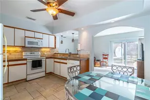 2940 Newman Dr, Naples, FL 34114 - Photo 17