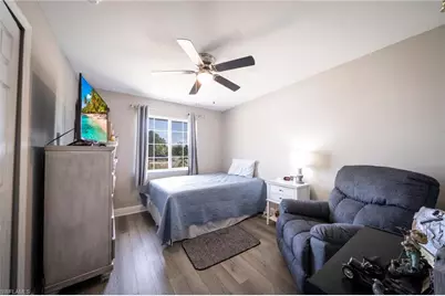 1701 Framingham Ct, Fort Myers, FL 33907 - Photo 15