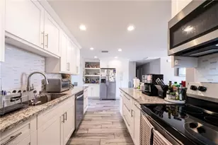 1701 Framingham Ct, Fort Myers, FL 33907 - Photo 7